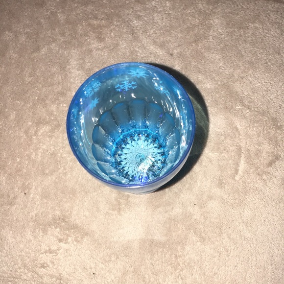 Light up plastic cup 6β tall blue and white π - Picture 3 of 3